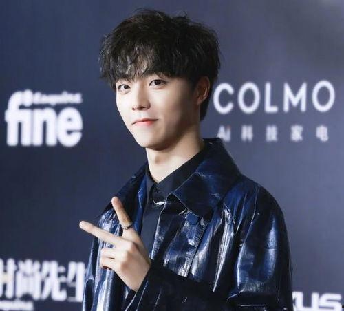 小鬼爆料黄明昊视频大全,黄明昊视频大全背后的故事与精彩瞬间 第1张 小鬼爆料黄明昊视频大全,黄明昊视频大全背后的故事与精彩瞬间 第1张